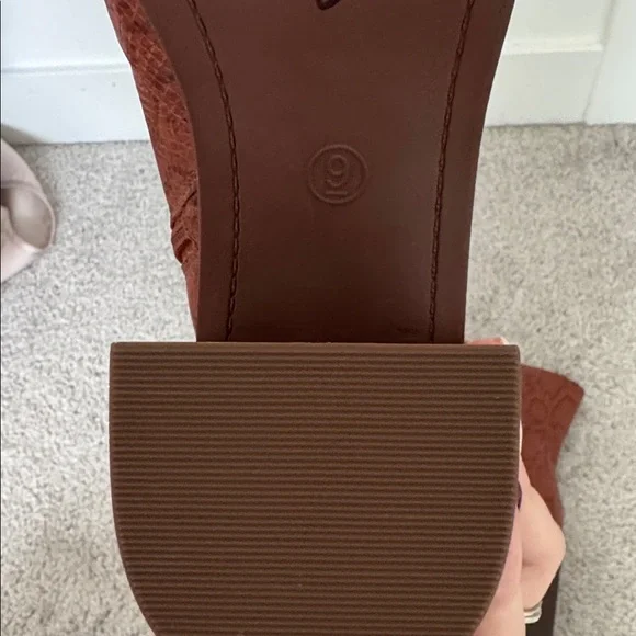 Universal Thread Brown Snake Print Ankle Boots - Size 9 - Picture 7 of 8